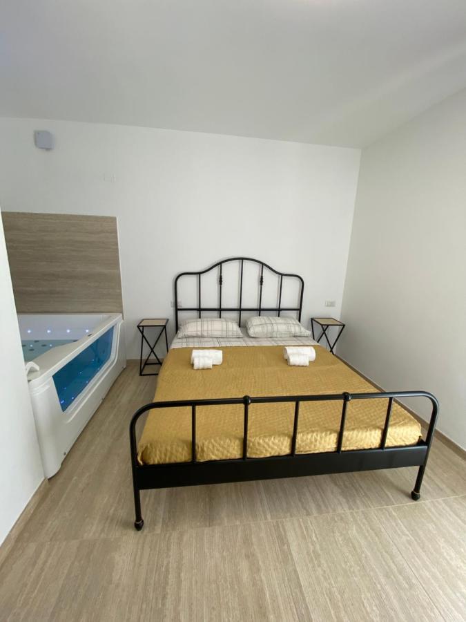 Maris Suite - Appartamento Con Vasca Idromassaggio Alghero Eksteriør bilde